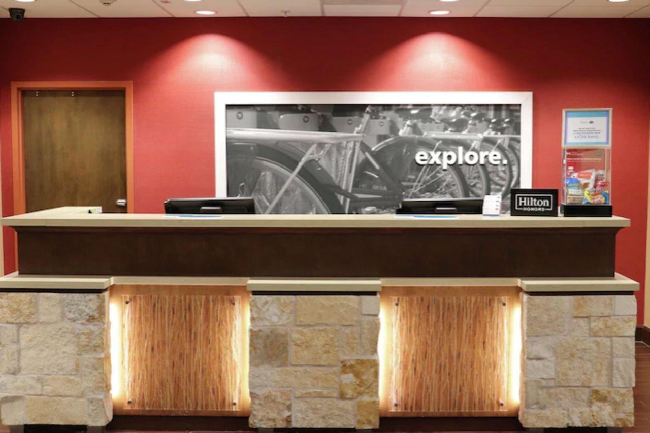 Hampton Inn Austin Oak Hill Exterior photo